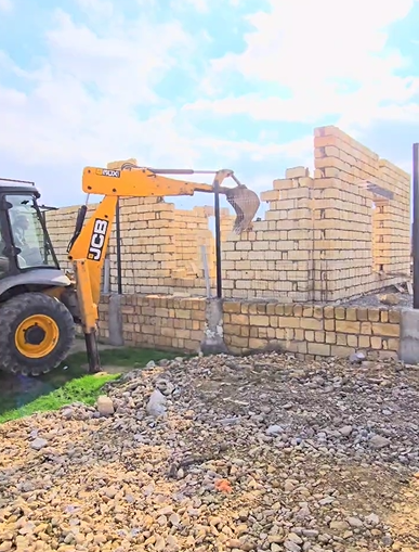 Fövqəladə Hallar Nazirliyi tərəfindən daha bir qanunsuz tikili sökülüb (video, foto)